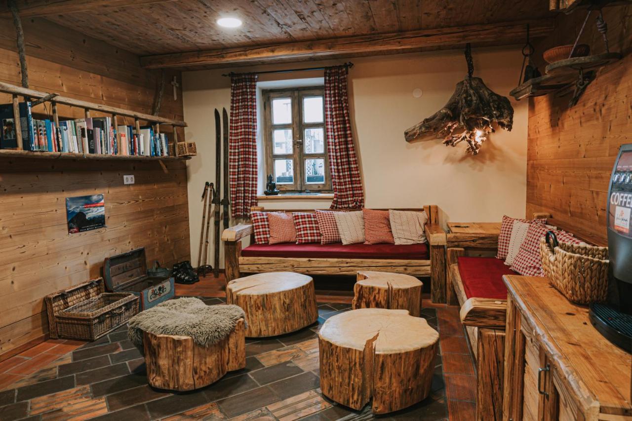 Hostel Lukna موجسترانا المظهر الخارجي الصورة